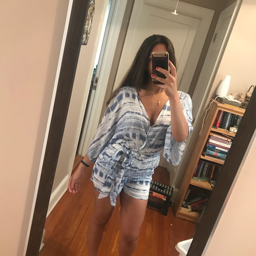 🆕🆕🆕Lulus blue tie dye romper🆕🆕🆕